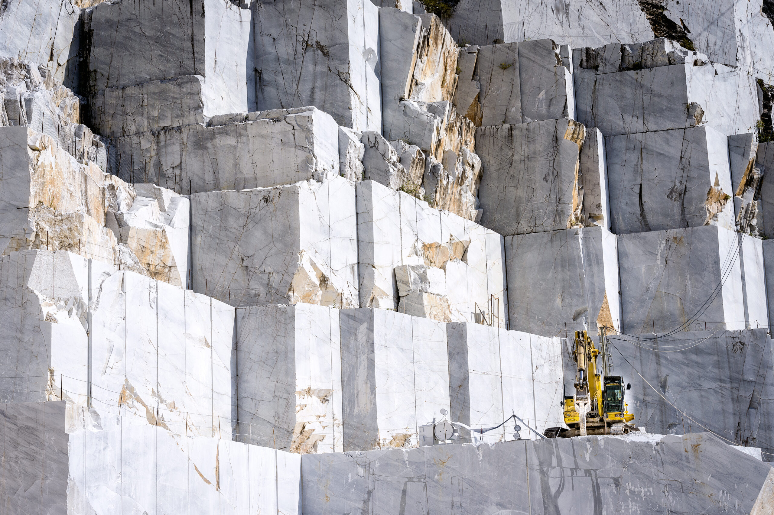 Natural Stone – From Mountainside to Tile and Slabs