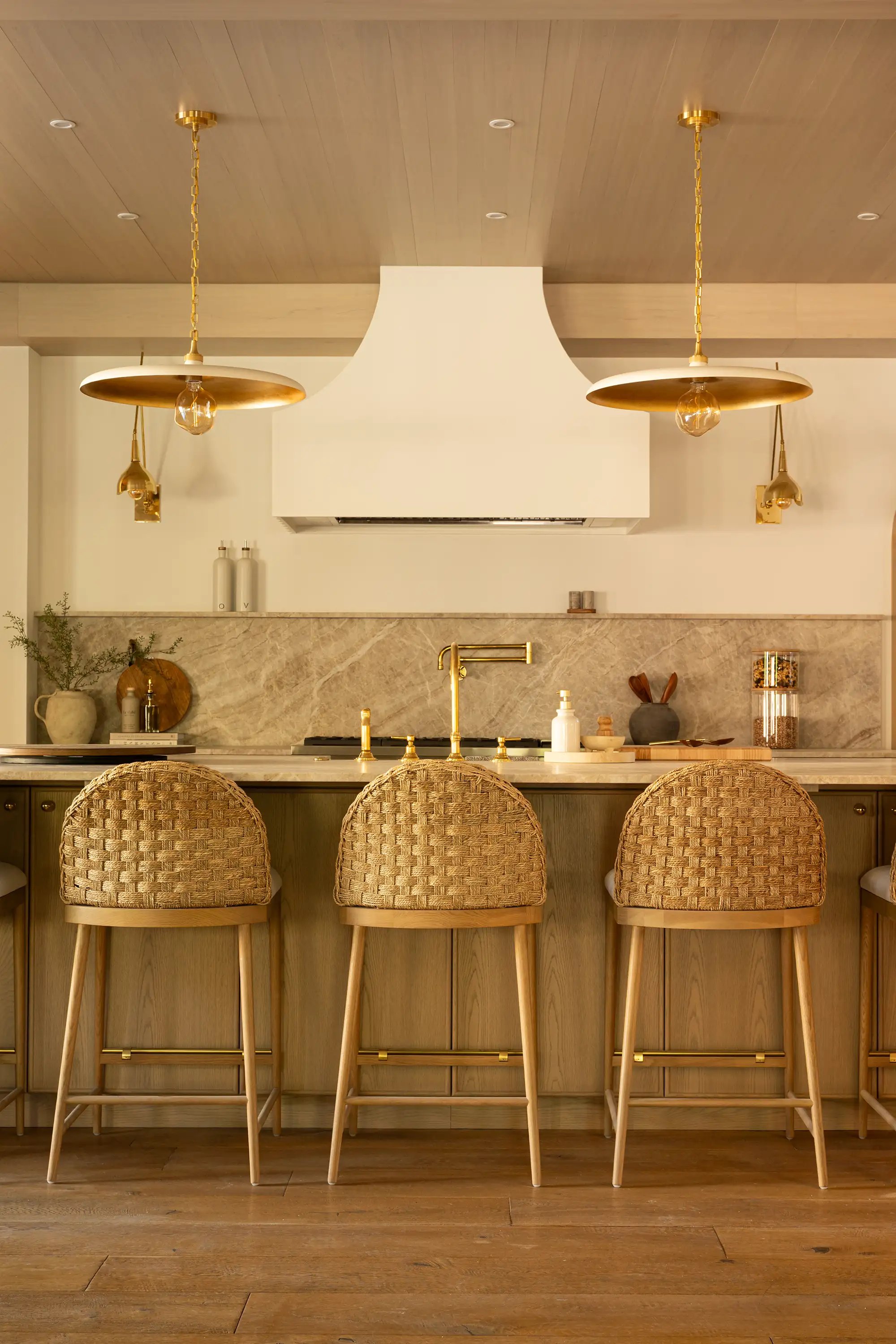 Opustone galey alix juszcyzk residence 05